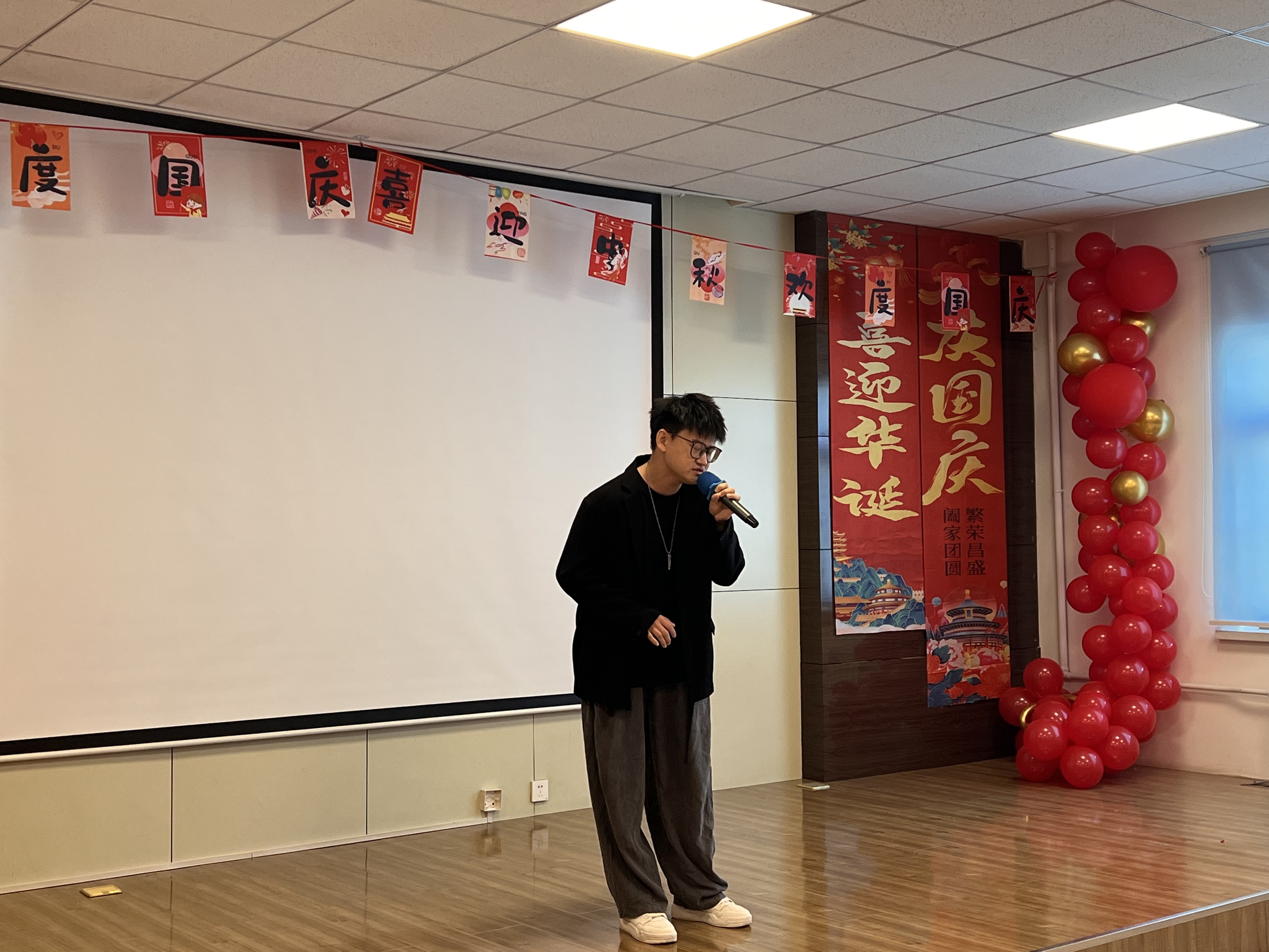 1759449040672805.jpg 1759449040672805.jpg